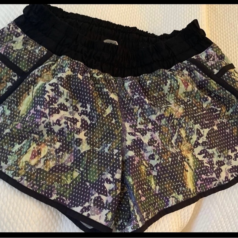 Lululemon shorts (#340)